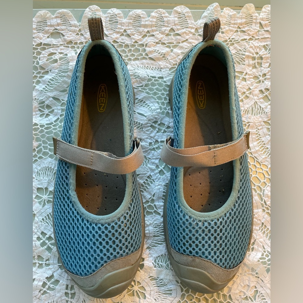Keen Mary Jane Shoes, Size 9.5, Pre-owned, Med Sky Blue